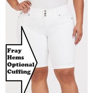 Torrid Shorts Womens 18W Bermuda White Denim Jean Fray Raw Hems Skinny Leg